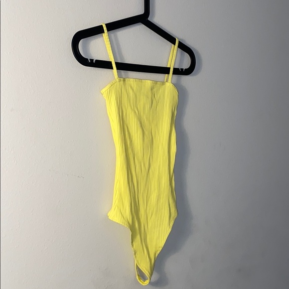 ✨SOLD✨ Aritzia | Yellow Tank Top Bodysuit - Picture 2 of 4